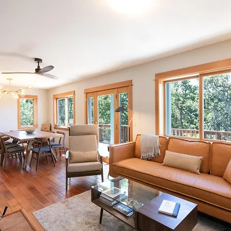 The Oaks Villa